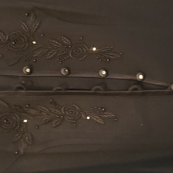 Black skirt and jacket suite, worn a few times dry clean only - Picture 3 of 9